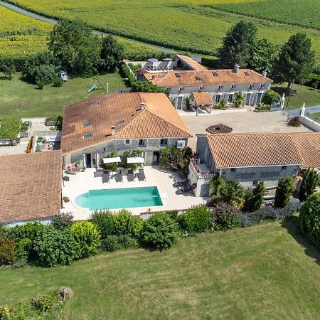 Domaine Chez Les Rois Bed & Breakfast Berneuil  Luaran gambar